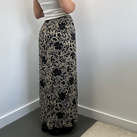 Vintage 90’s Ann Taylor Tan & Black Floral Maxi Wrap Skirt Size S (tag size 6) - Picture 2 of 10